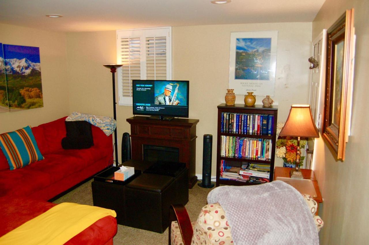 Blue Bear Den 3BR 2BA DTC Private Apt Hot Tub Exterior foto